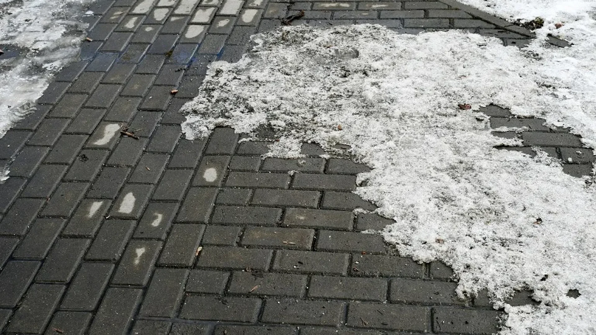 Understanding Ice Melt and Concrete