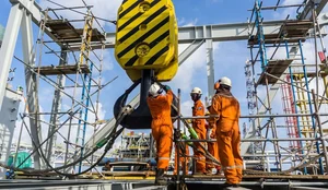 Rigging and Lifting on a Calgary Concrete Site